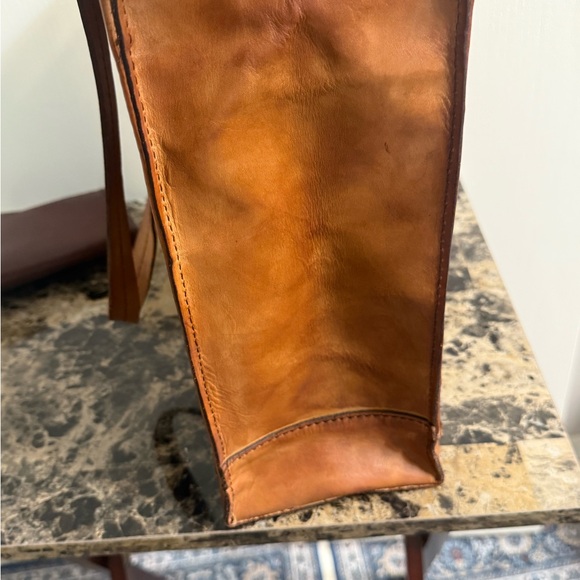 PATRICIA NASH VINTAGE STYLE WOVEN LEATHER TOTE. 12” (H) × 13” (W) × 5” (D) - Picture 5 of 16